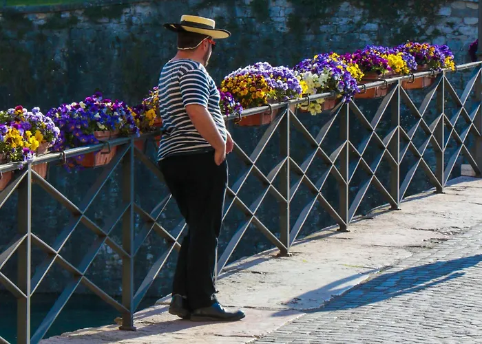 Le Finestre Sul Borgo Rooms