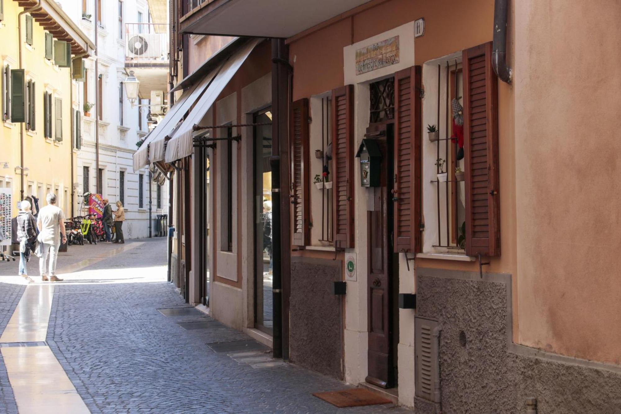 Gasthuis Le Finestre Sul Borgo Peschiera del Garda