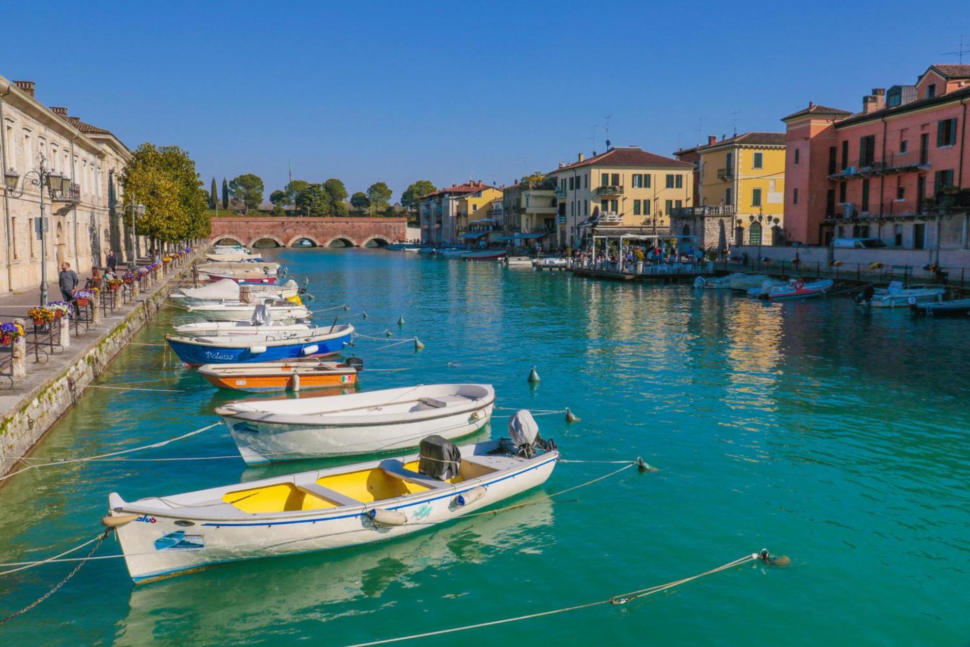 Le Finestre Sul Borgo Peschiera del Garda